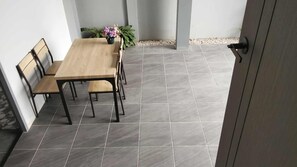 Casa, 3 habitaciones, para fumadores, patio | Restaurantes