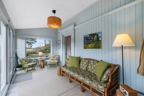 Smart TV - Quintessential Cape Porpoise Home with Water Views (Kennebunkport)