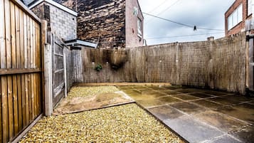 Vista frontal de la propiedad