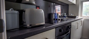 Ensuite2 Woodhouse private bath 2kitchen