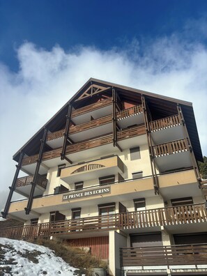 Exterior - Cosy cocoon with breathtaking view + covered parking lot (Les Deux Alpes)