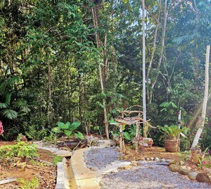 المنطقة المحيطة بالمنشأة