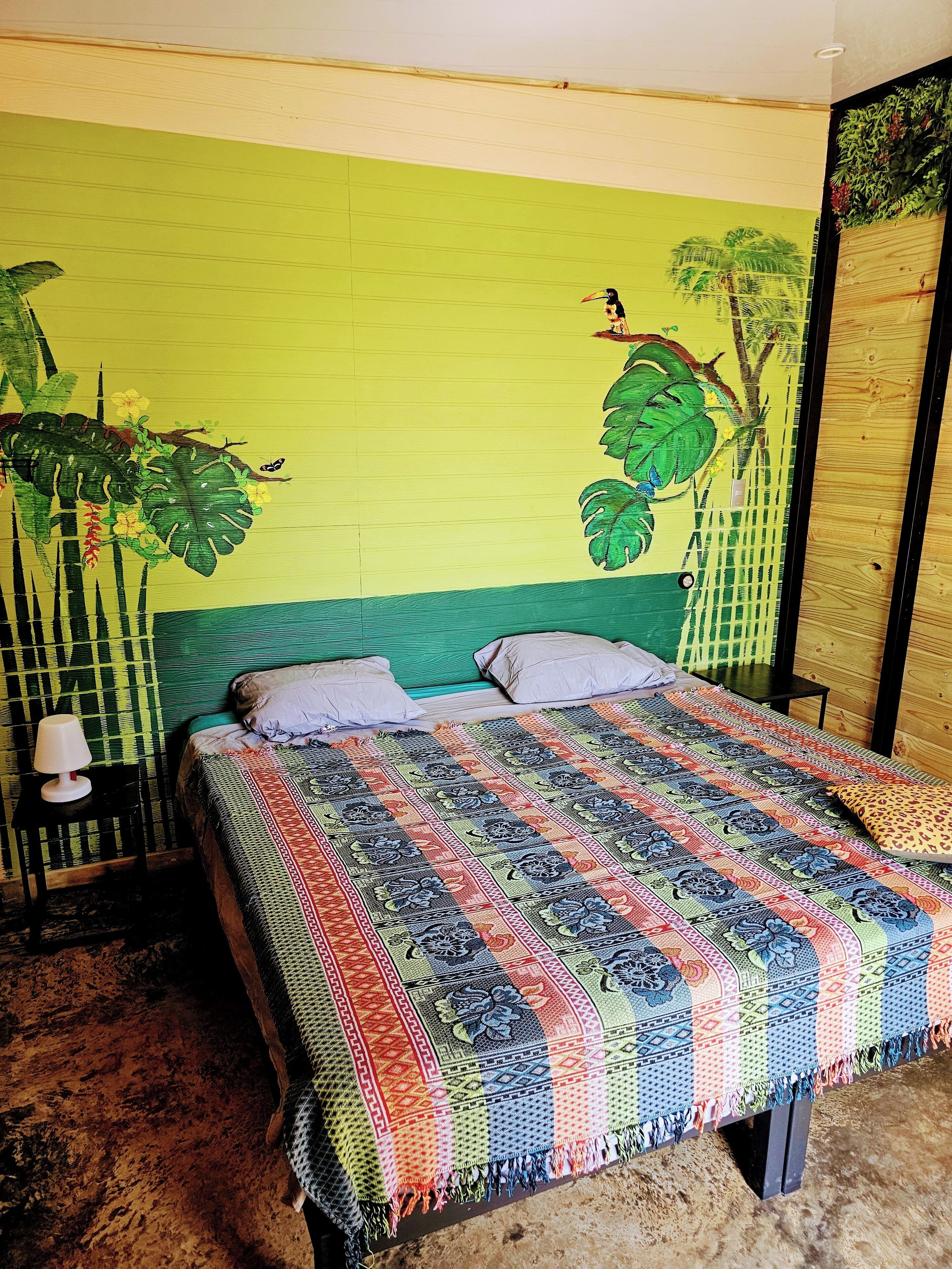 3 chambres, fer et planche à repasser, Wi-Fi, draps fournis