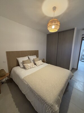 1 soverom, strykejern/-brett, wi-fi (inkludert) og sengetøy