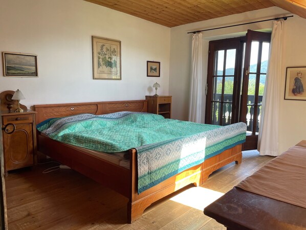 4 chambres, fer et planche à repasser, Wi-Fi gratuit, draps fournis