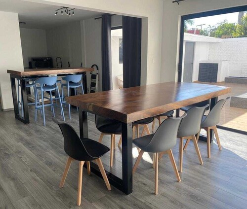 Lovely 4-bedroom house with AC in Mazatlán 4 blocks from the Beach - Golden zone