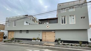 Unclassified image, 4 of 8, button - Cozy Room w/ Private Bath + Shared Kitchen 5 Min to Beach -Surf Hostel Vibe (San Miguel)