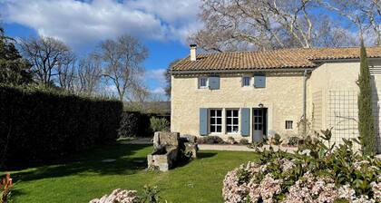 Drôme Provençale Detached house in 18th century property, tennis access