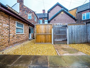 Exterior - Ensuite3 Woodhouse private bath 2kitchen (Stoke-on-Trent)