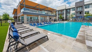 Pool - Elegant King Bed+Stockyards+Gym+Pool+Free Parking (Fort Worth)