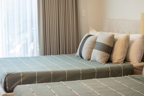 1 slaapkamer, een strijkplank/strijkijzer, wifi, beddengoed