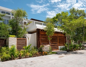 Exterior - NHOA 111C Lux 1BR Condo Pool access in Aldea Zama (Tulum)