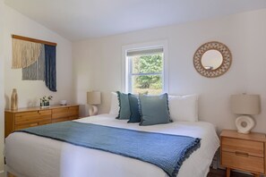 Escrivaninha, ferros/tábuas de passar roupa, berço de viagem, Wi-Fi