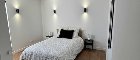 1 Schlafzimmer, Reisekinderbett, kostenloses WLAN, Bettwäsche