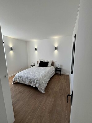 1 Schlafzimmer, Reisekinderbett, kostenloses WLAN, Bettwäsche