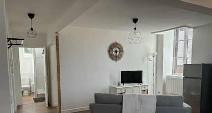 Modern apartment in the heart of the Auvergne. 10 min from Les Termes de ChĂątel-Guyon.