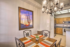 Apartment (2 Bedrooms) | Interior - Breezy Mesa Condo w/ Community Pool & Hot Tub! (Mesa)