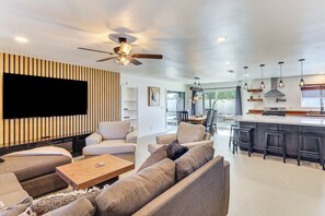 House (3 Bedrooms) | Interior