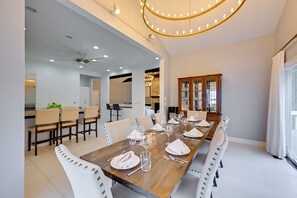 Rumah (6 Bedrooms) | Interior