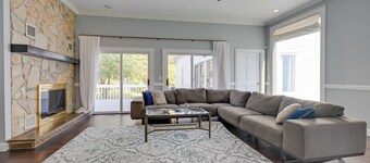 High-end Estate in Norwalk: Quiet & Spacious!