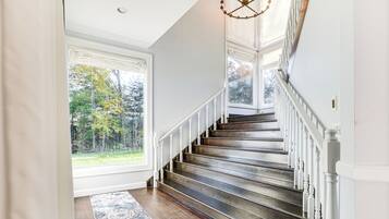 House (Multiple Bedrooms) | Bahagian dalam