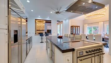 House (Multiple Bedrooms) | Depan hartanah