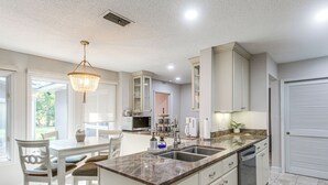 單棟房屋 (4 Bedrooms) | 內部