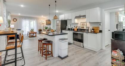 2 Mi to Beach, Shared Yard Space: West Haven Apt!