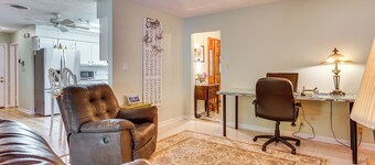 Walkable Historic District Gem: 2 Mi to Dtwn Ocala