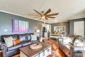 House (3 Bedrooms) | Interior - Easy OKC Access! Quiet Home w/ Yard & Workspace (Midwest City)