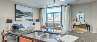 Walk to UA Campus: Apt w/ Secure Parking!