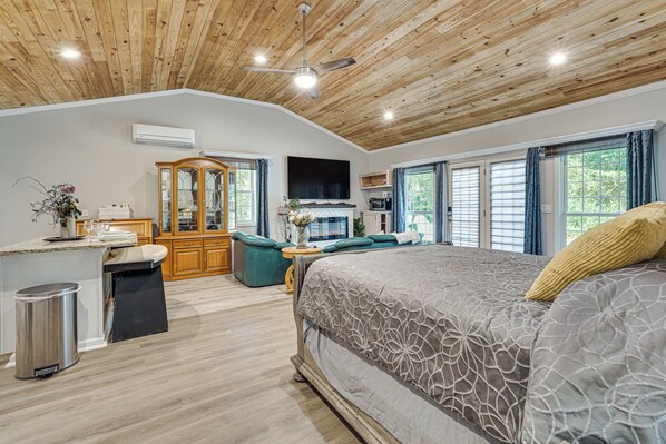 Apartment (0 Bedroom) | Interior - 6 Mi to Clarks Hill Lake: Quiet Studio Retreat (Appling)