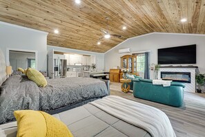 Apartment (0 Bedroom) | Interior