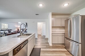 Interior - Yard Space & Games: Pet-friendly Ocala Retreat (Ocala)