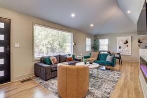 House (3 Bedrooms) | Interior