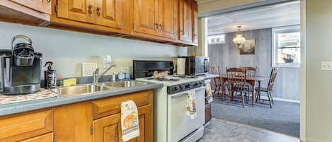 House (2 Bedrooms) | Interior