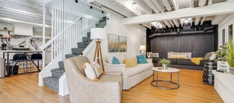 Cabin w/ Halstead Bay Access: Hot Tub, Sauna, Dock