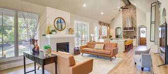 Walk to Shops & Winery! Stylish Dtwn Ovilla Home