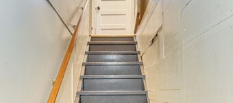 Walk to Restaurant & Bar: Home w/ Deck in Gary