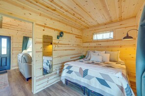 House (2 Bedrooms) | Interior - Pond & Grazing Cattle! Rural Getaway Near Van (Van)