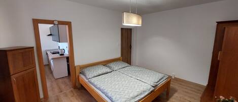 1 bedroom, WiFi, bed sheets