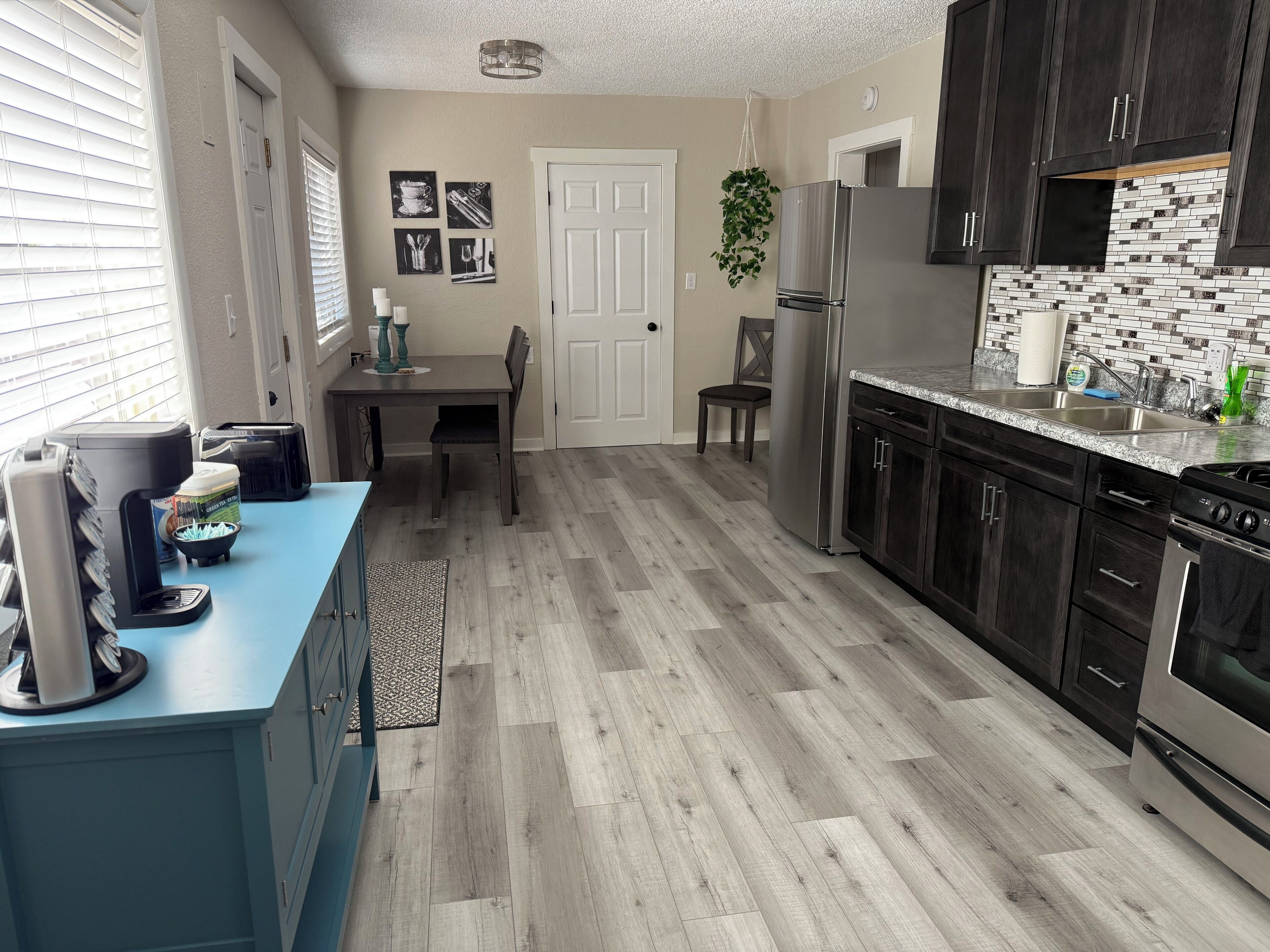 Mikroaaltouuni, uuni, liesi, talouspaperi