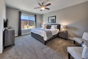 3 bedrooms, desk, iron/ironing board, travel crib