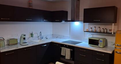 Colorama retro travel and pop culture in Nozay 68m2