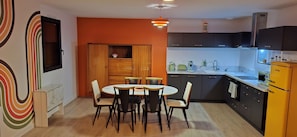 Mikrowelle, Ofen, Herdplatte, Geschirrspüler