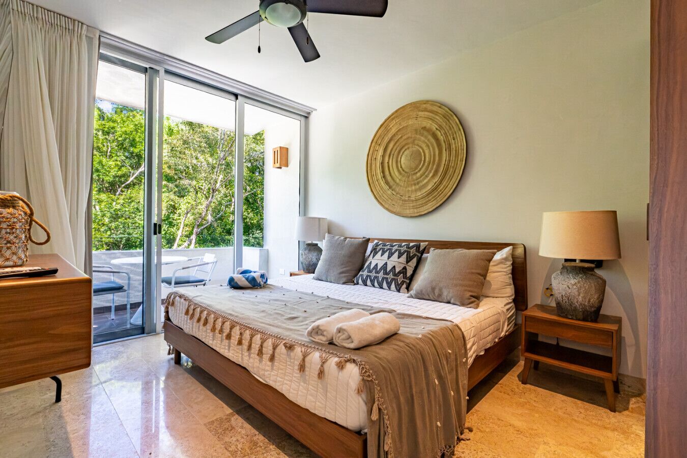 2 室のベッドルーム、アイロン / アイロン台、WiFi、ベッドシーツ