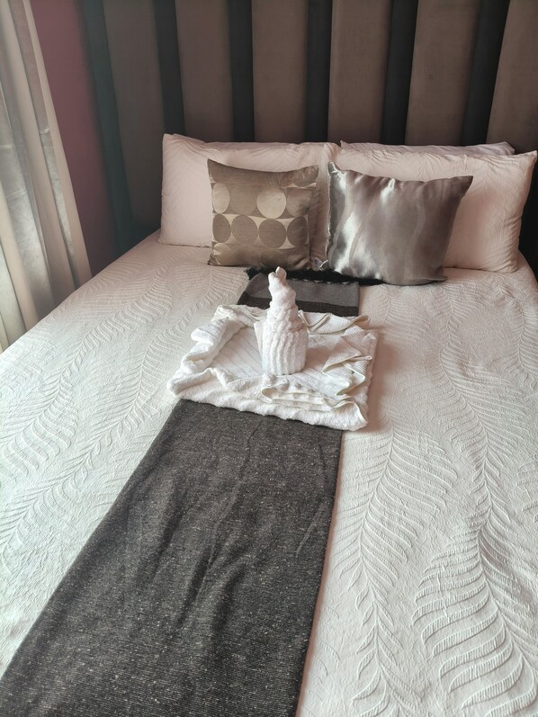 2 slaapkamers, een strijkplank/strijkijzer, wifi, beddengoed