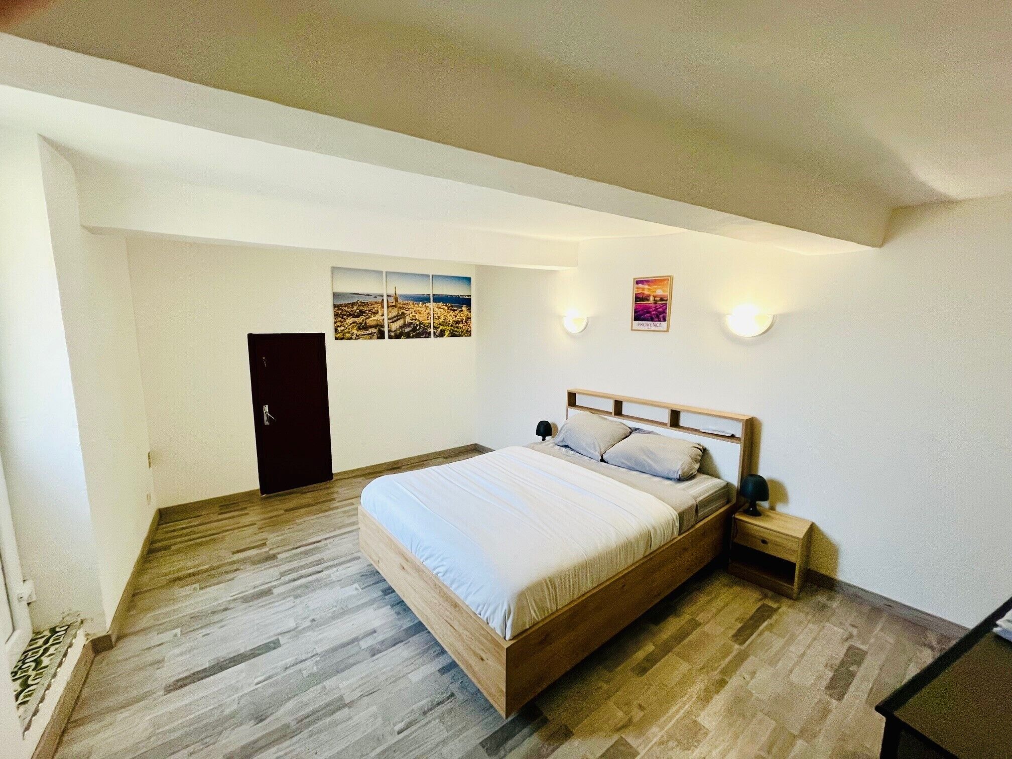 2 chambres, fer et planche à repasser, Wi-Fi, draps fournis