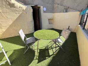 تناول الطعام بالخارج