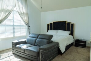 3 soverom, strykejern/-brett, wi-fi og sengetøy